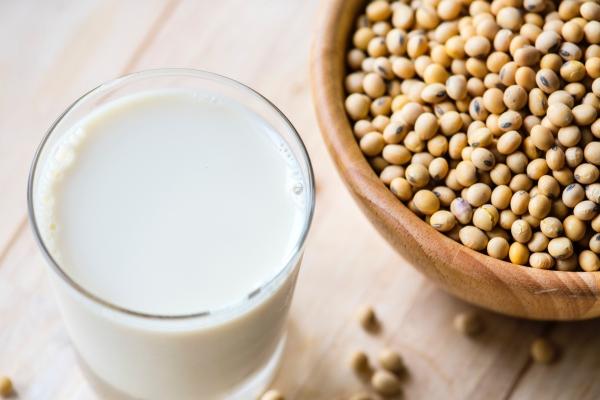 两个93年属鸡的人结婚婚姻怎样 属鸡婚姻的匹配对象是谁 两个93年属鸡的人结婚婚姻怎样 属鸡婚姻的匹配对象是谁