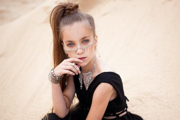 属蛇的2023年有三喜 工作需要留意小人