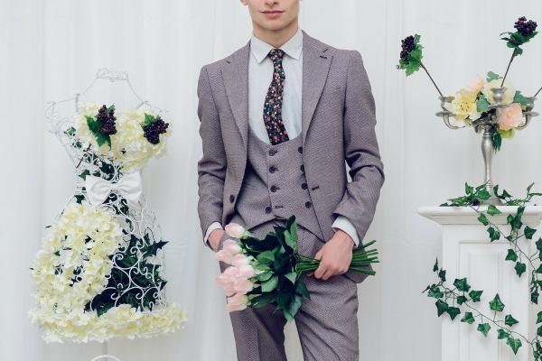 属羊男和马女相配婚姻如何 羊男马女爱情观相辅相成