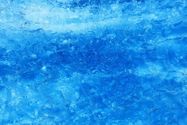 男生本命年带红绳或是黑绳 男生本命年戴什么好