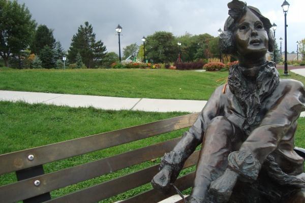 82属狗人最旺的年龄 82属狗人贵人