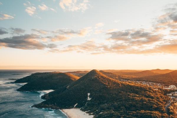 让男人一见钟情的生肖女