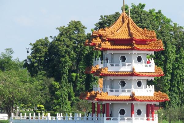 属蛇人何时有添丁之喜