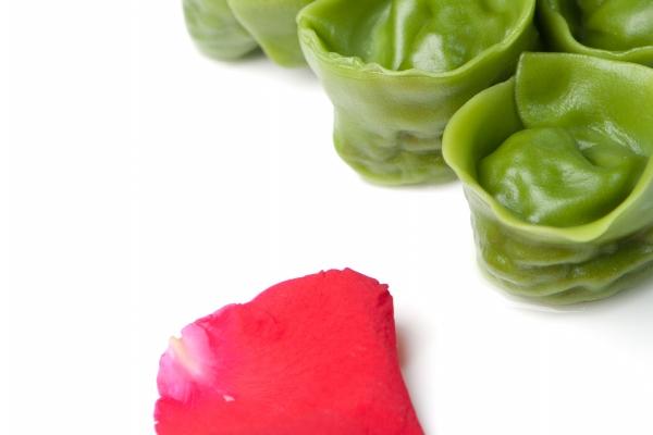 属鸡2025年的五大预兆 属鸡2025年的五大预兆