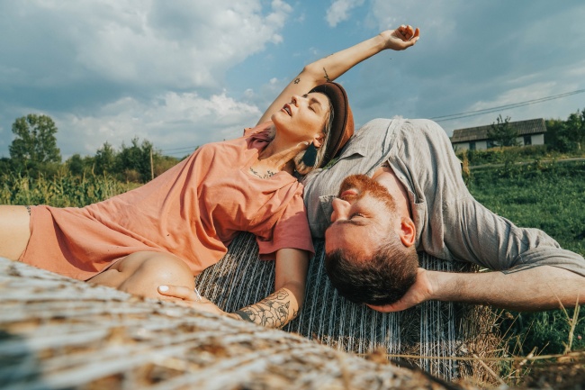 属蛇人2025年几月结婚最好，属蛇人2025年几月结婚吉利