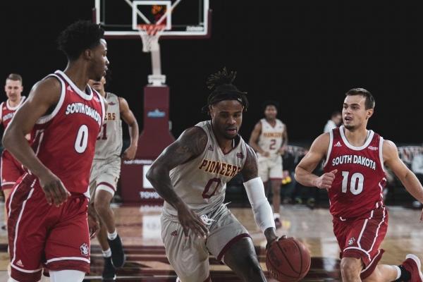 2025属猴背后小人是谁