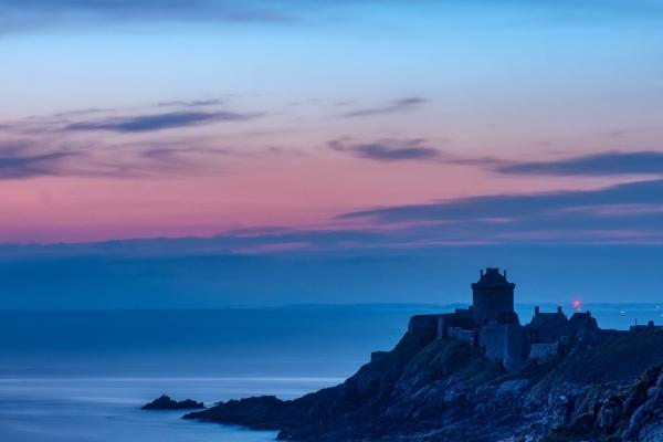 梦到了剪烂衣服会有什么预兆