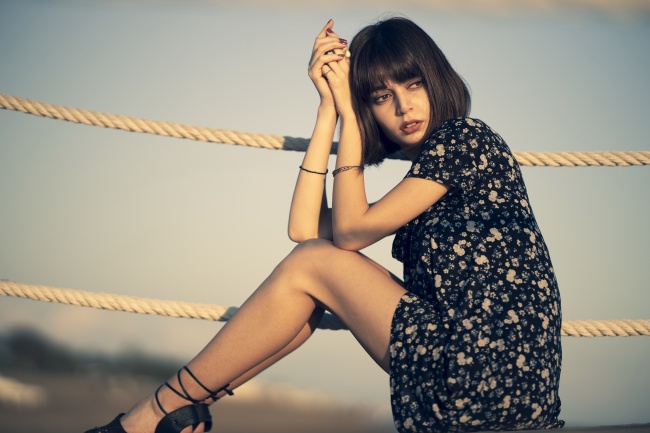 山下火命女孩命运