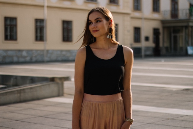 梦到了狗吃鸟意味什么 梦到了狗吃鸟意味什么