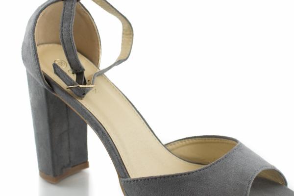 老人为啥不让娶属虎女