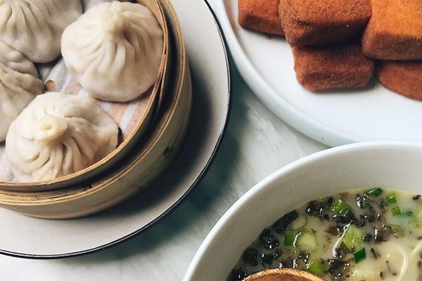 属虎最建议买来的三个颜色 属虎最建议买来的三个颜色