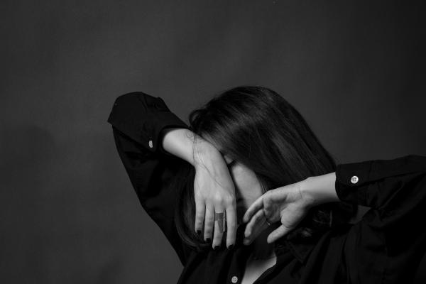 红衣孩童入梦来:各色人生境遇下的吉兆与警示 红衣孩童入梦来:各色人生境遇下的吉兆与警示