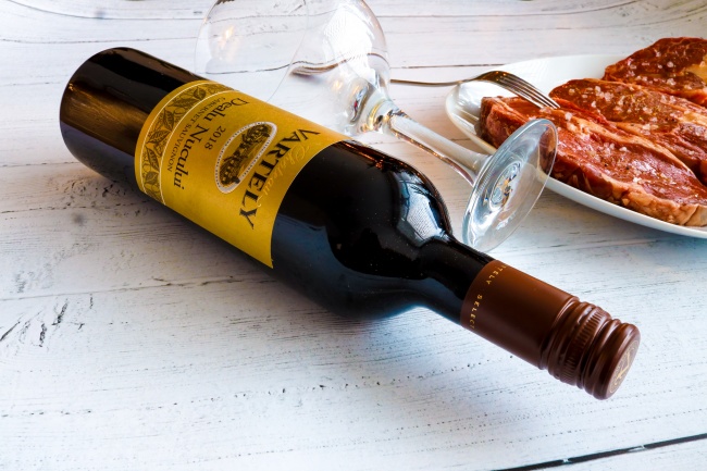 属羊人2026年桃花劫与正缘揭秘 属羊人2026年桃花劫与正缘揭秘