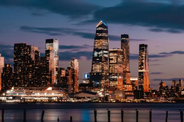 2027丁未年火土相生格局详析：生肖羊的运势亮点与富贵月份