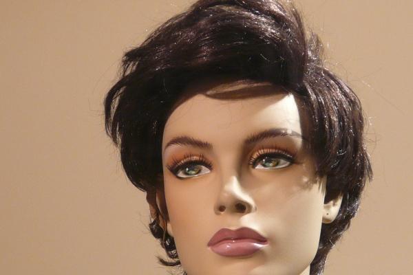 立春女命精解：寅月春木涵养下的命局走势与人生启示