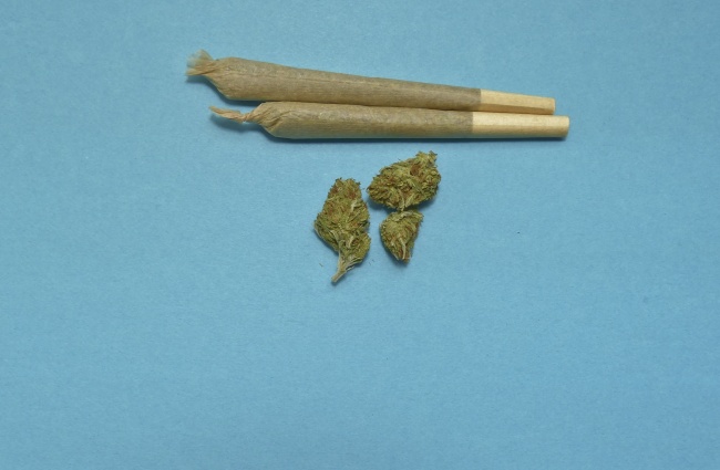 梦见对母亲动手的命理征兆与不同人群吉凶解析 梦见对母亲动手的命理征兆与不同人群吉凶解析